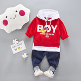 Buzo dos piezas con polerón color rojo, Diseño Mickey BOY, 100% algodón. Pantalón pitillo
