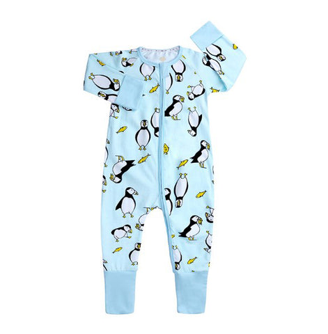 Precioso y colorido enterito, bello diseño pinguinos, con cierre
