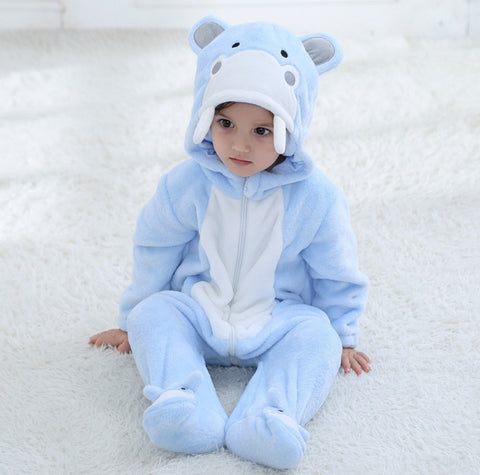 Precioso enterito peludo unisex de hipopótamo, con patitas incluidas