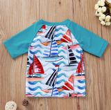 Cómodo y bello traje de baño dos piezas niño con filtro UV