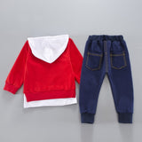 Buzo dos piezas con polerón color rojo, Diseño Mickey BOY, 100% algodón. Pantalón pitillo